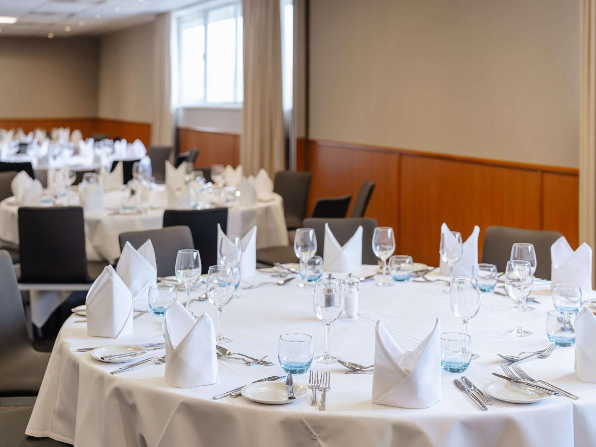 Novotel Milton Keynes Buitenkant foto