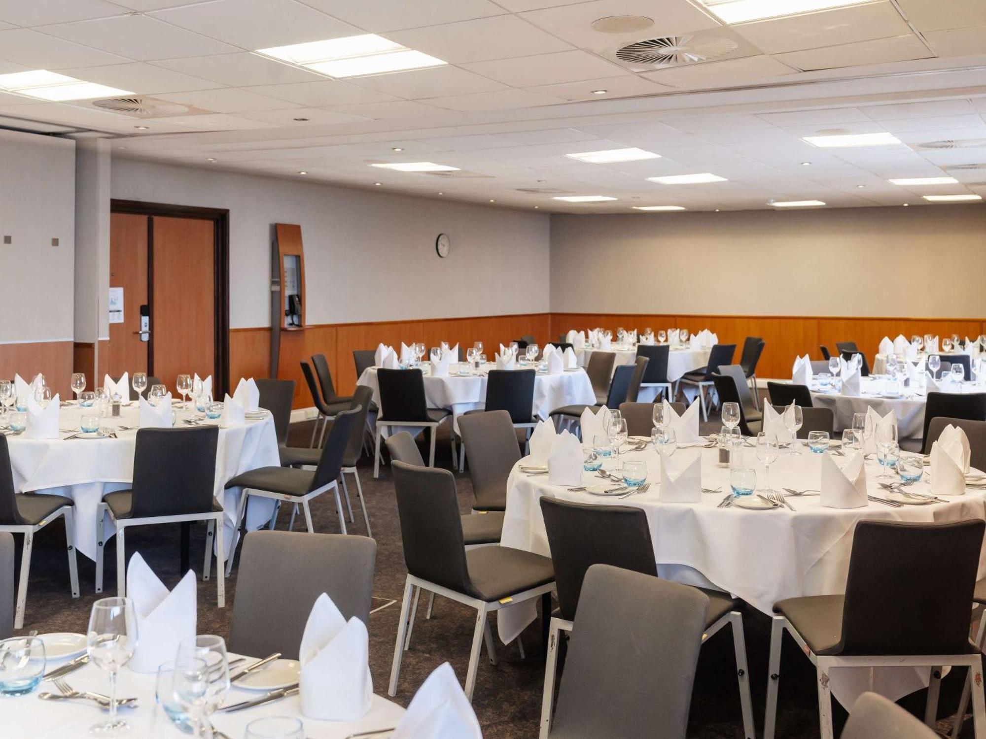 Novotel Milton Keynes Buitenkant foto