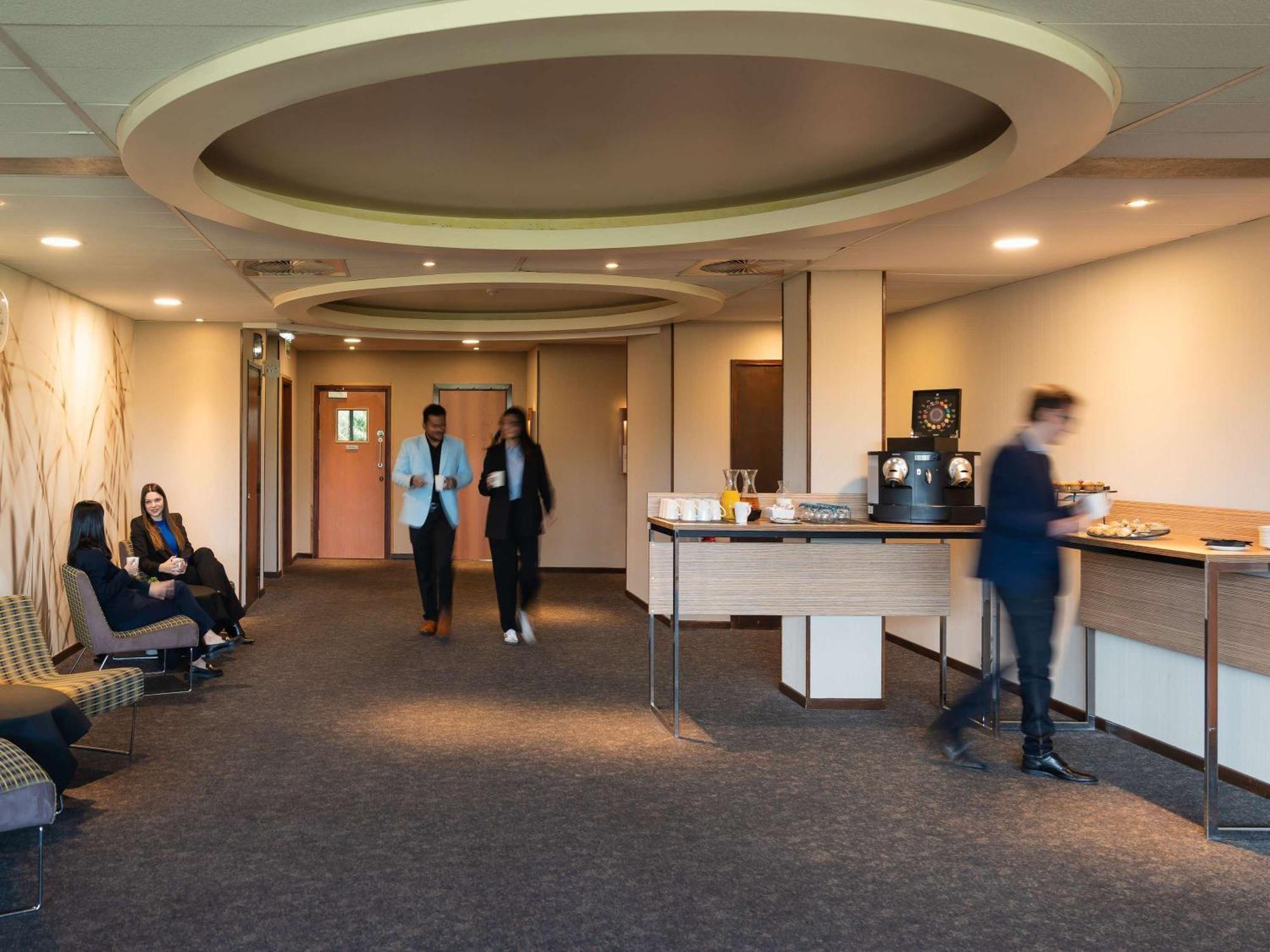 Novotel Milton Keynes Buitenkant foto