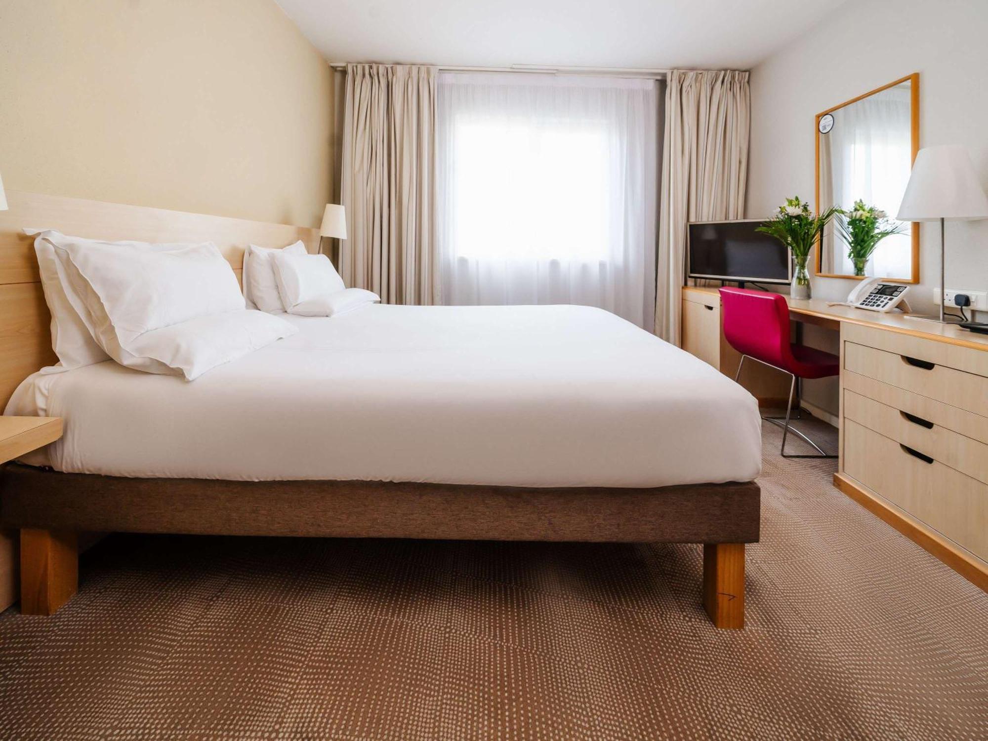 Novotel Milton Keynes Buitenkant foto