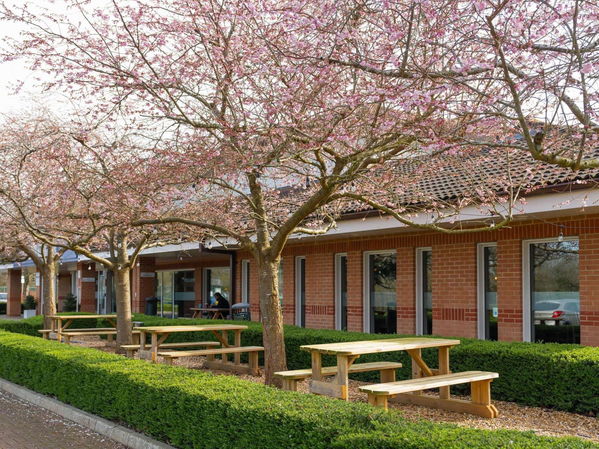 Novotel Milton Keynes Buitenkant foto